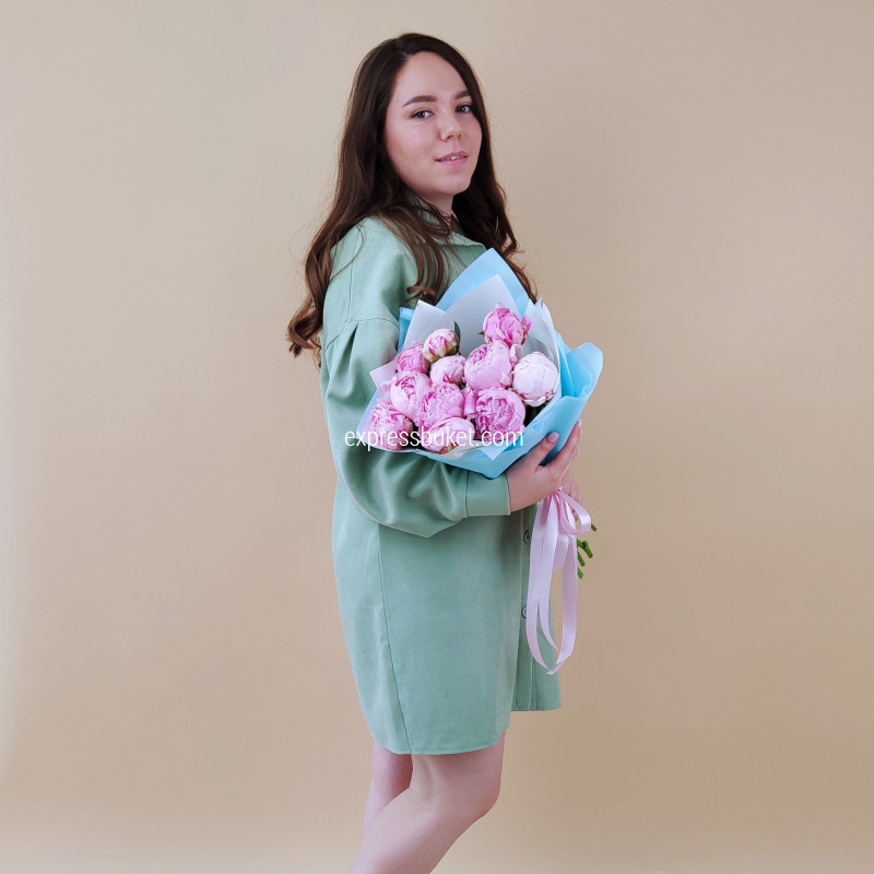 Розовые пионы 11 шт